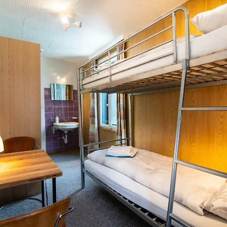 Weisses Roessli Hotel 2*