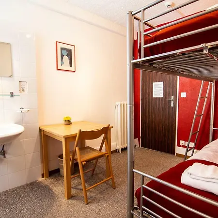 Hotel Weisses Roessli 2*