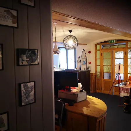 Weisses Roessli מלון 2*