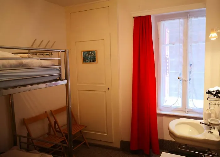 Weisses Roessli מלון 2*