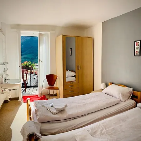 Weisses Roessli Hotel