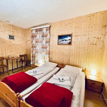 Weisses Roessli Hotel