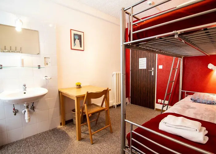 Hotel Weisses Roessli 2*